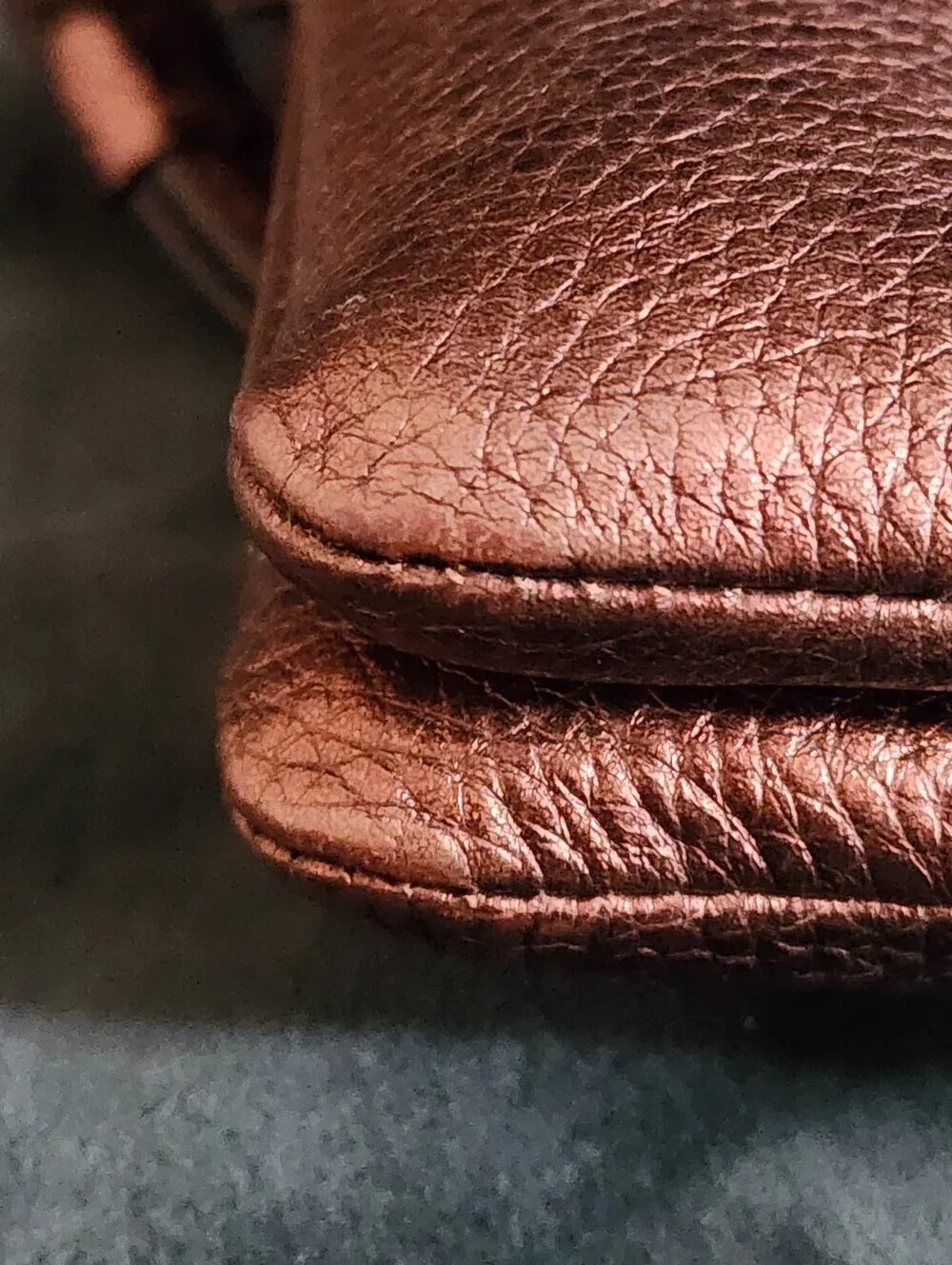 COACH Pebbled Leather Double Corner Zip Bag Bronze/Brown WristletThis is a lit
